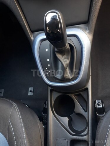 Hyundai i10-21