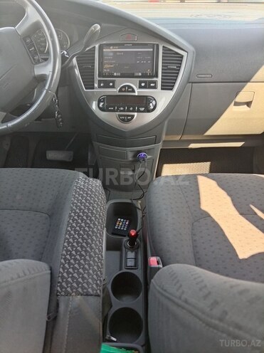 Kia Carens-7