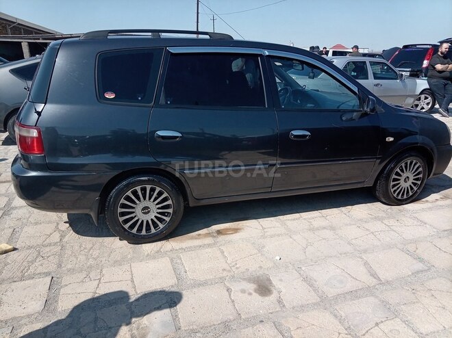 Kia Carens-3