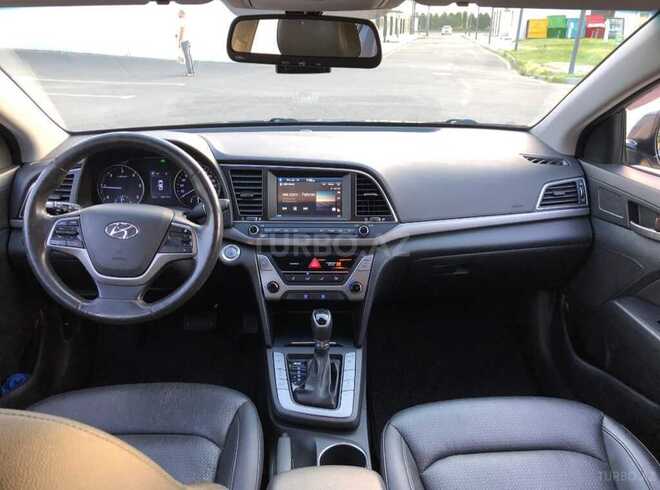 Hyundai Avante-8