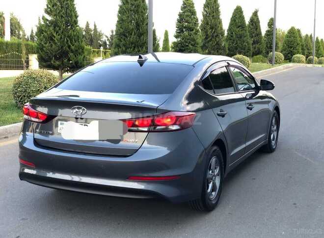 Hyundai Avante-3