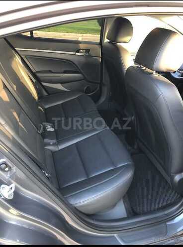Hyundai Avante-10
