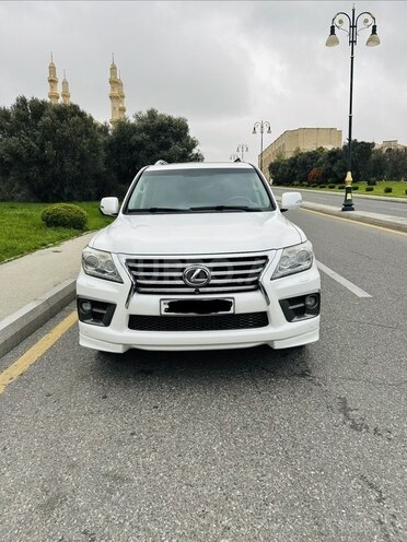 Lexus LX 570-1
