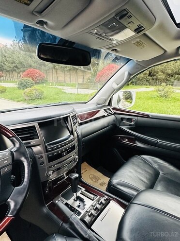 Lexus LX 570-12