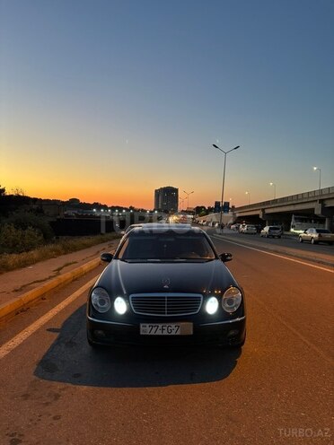 Mercedes E 220-1