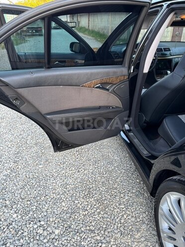 Mercedes E 220-10