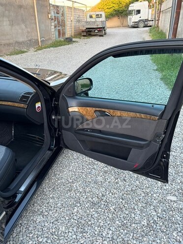 Mercedes E 220-13
