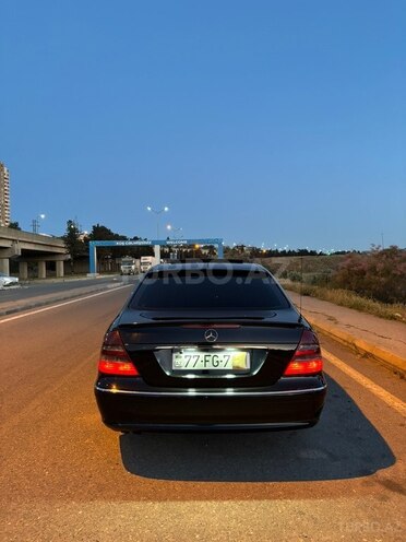 Mercedes E 220-17