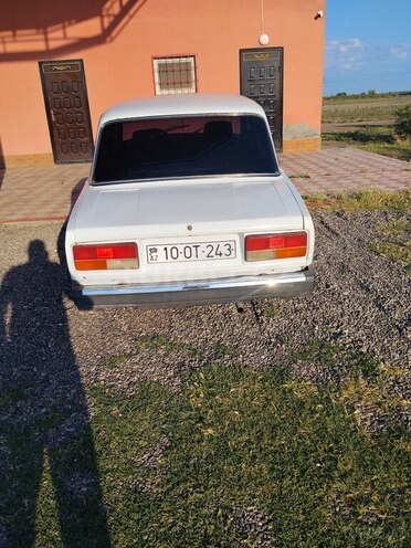 LADA (VAZ) 2107-2
