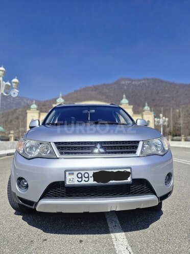 Mitsubishi Outlander-1