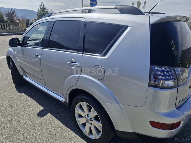 Mitsubishi Outlander-6