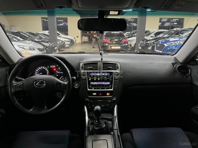 Lexus IS 220d-10