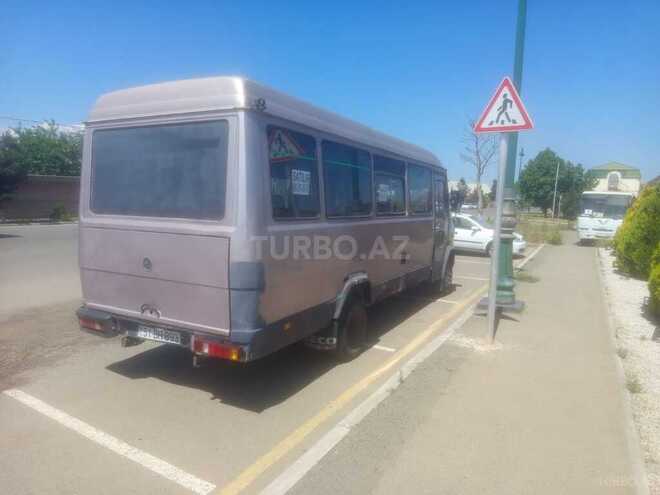 Mercedes 609 D-11