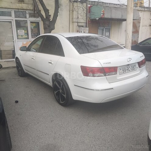 Hyundai Sonata-16