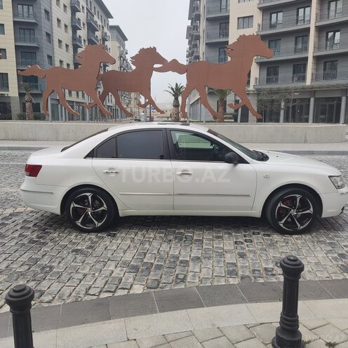 Hyundai Sonata-13