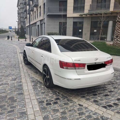Hyundai Sonata-12
