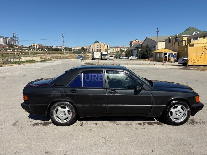 Mercedes 190-4