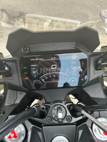 CFMOTO 700 MT-5