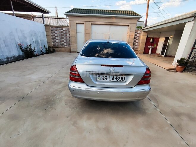Mercedes E 200-2