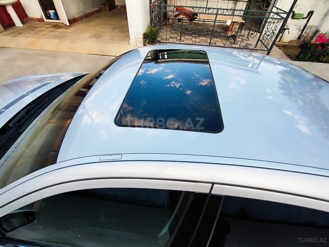 Mercedes E 200-17