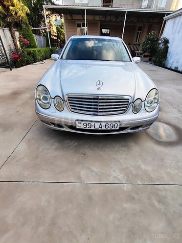 Mercedes E 200-1