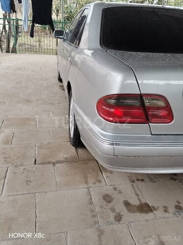 Mercedes E 220-8