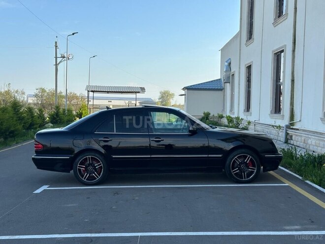 Mercedes E 320-3