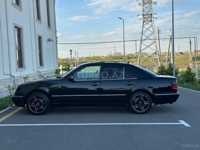 Mercedes E 320-4