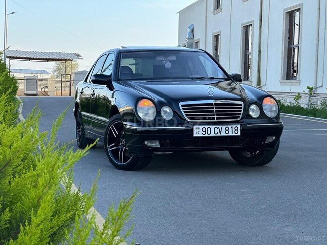 Mercedes E 320-1