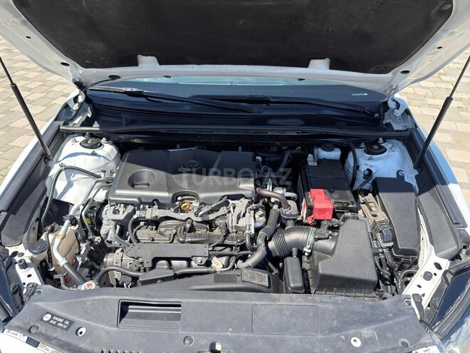 Toyota Camry-13