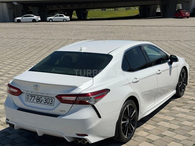 Toyota Camry-12