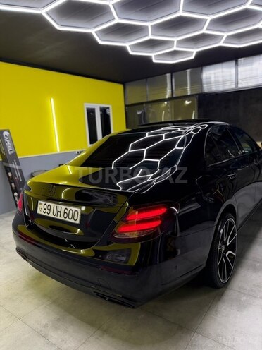 Mercedes E 300-11