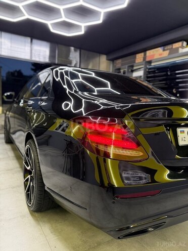 Mercedes E 300-7