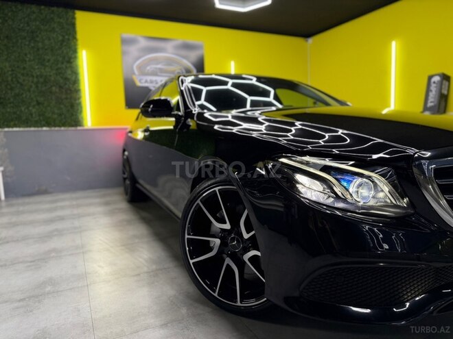 Mercedes E 300-9