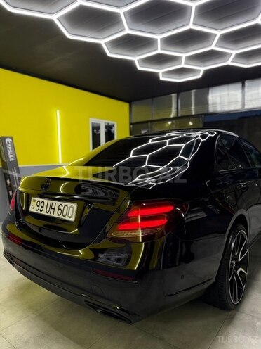Mercedes E 300-8