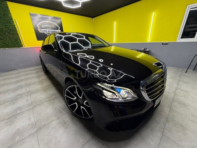 Mercedes E 300-16