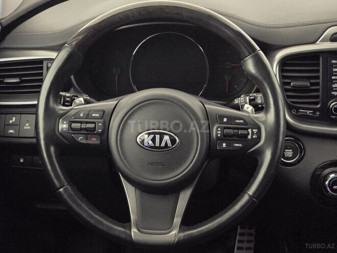 Kia Sorento-13
