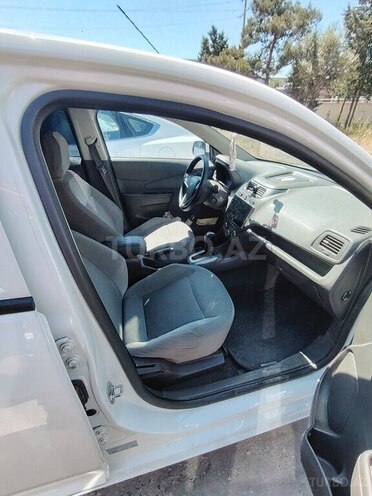 Chevrolet Cobalt-13