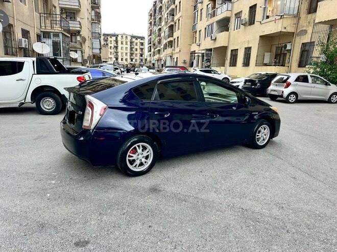 Toyota Prius-3
