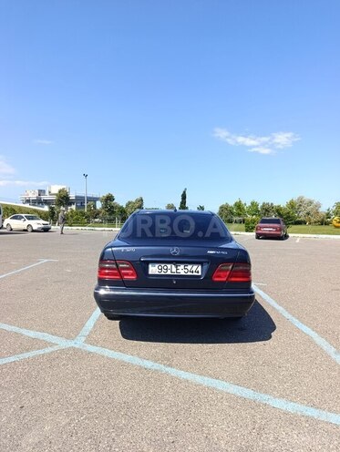 Mercedes E 320-3