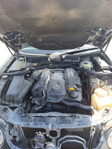 Mercedes E 320-7