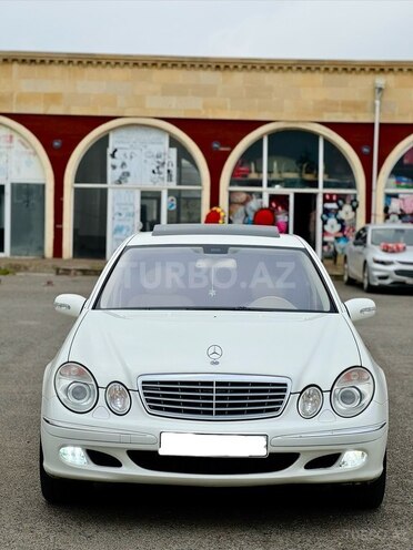 Mercedes E 320-1
