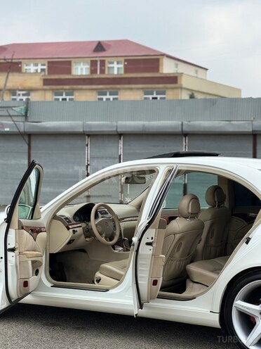 Mercedes E 320-9