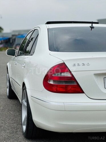 Mercedes E 320-8