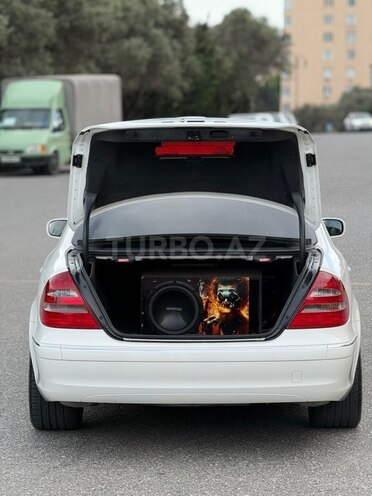 Mercedes E 320-16