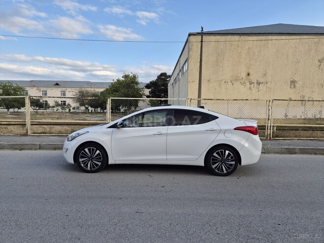 Hyundai Elantra-5