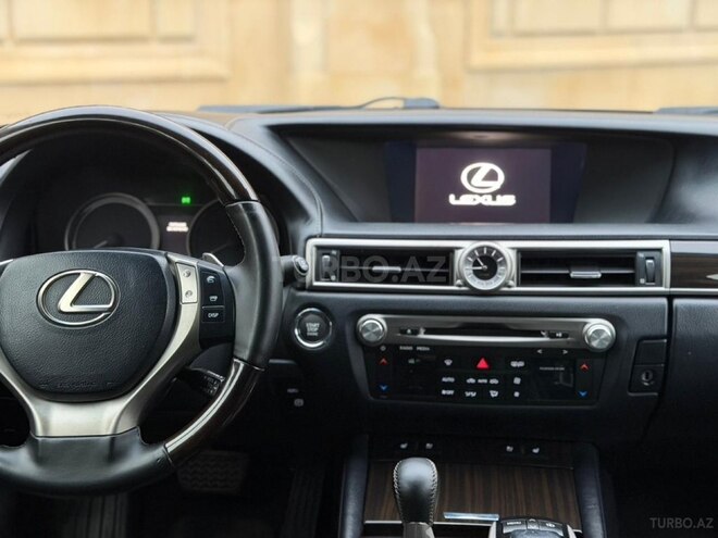 Lexus GS 250-11