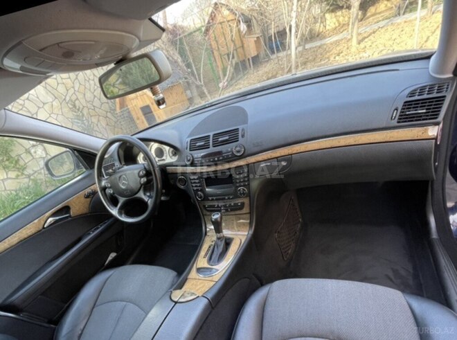 Mercedes E 220-10