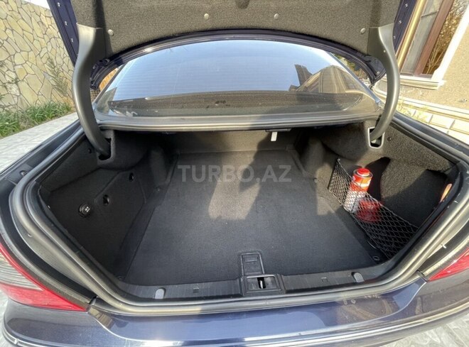 Mercedes E 220-11