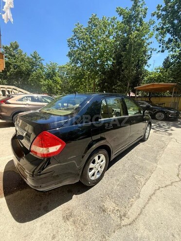 Nissan Tiida-5